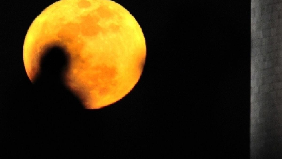 super luna in imagini cum s a vazut ineditul fenomen astronomic