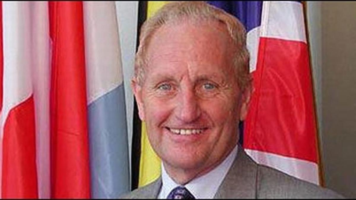 fost europarlamentar britanic obligat sa restituie 345 000 de lire alocate unei firme conduse de