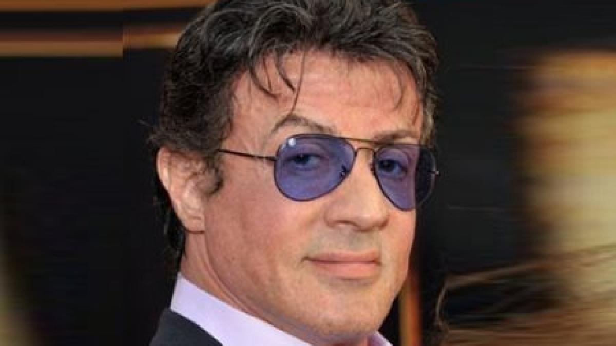 silvester stallone lanseaza o linie de imbracaminte
