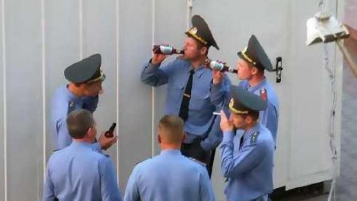 un politist beat din arges a facut ordine cu pumnii la un botez