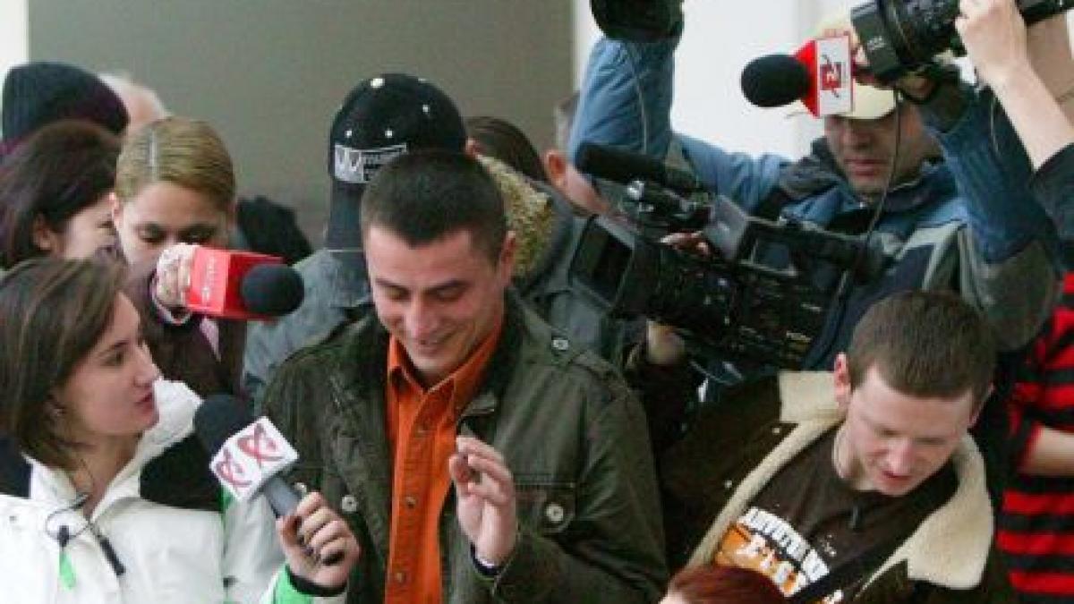 cristian cioaca isi asteapta verdictul dupa ce a spart casuta de e mail a elodiei