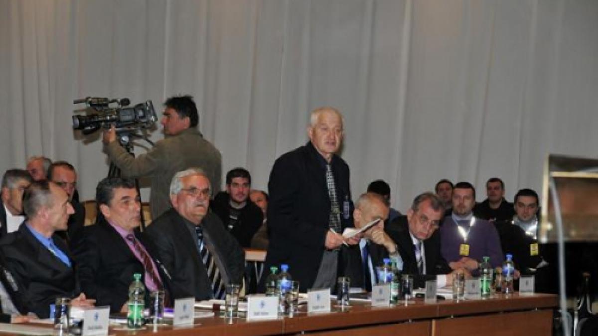 federatia de fotbal din bosnia nu a adoptat schimbarea statutului si se indreapta spre suspendare