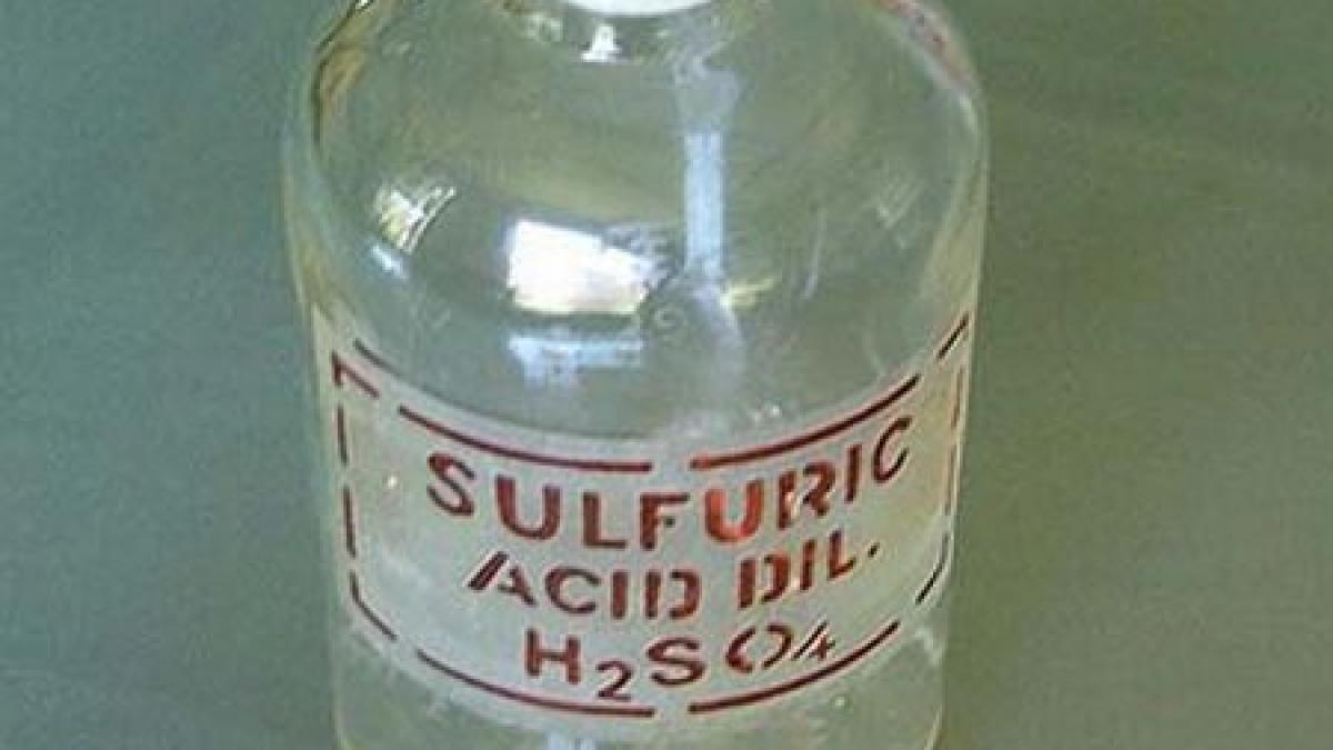 mutilat la scoala un elev a fost ars cu acid sulfuric