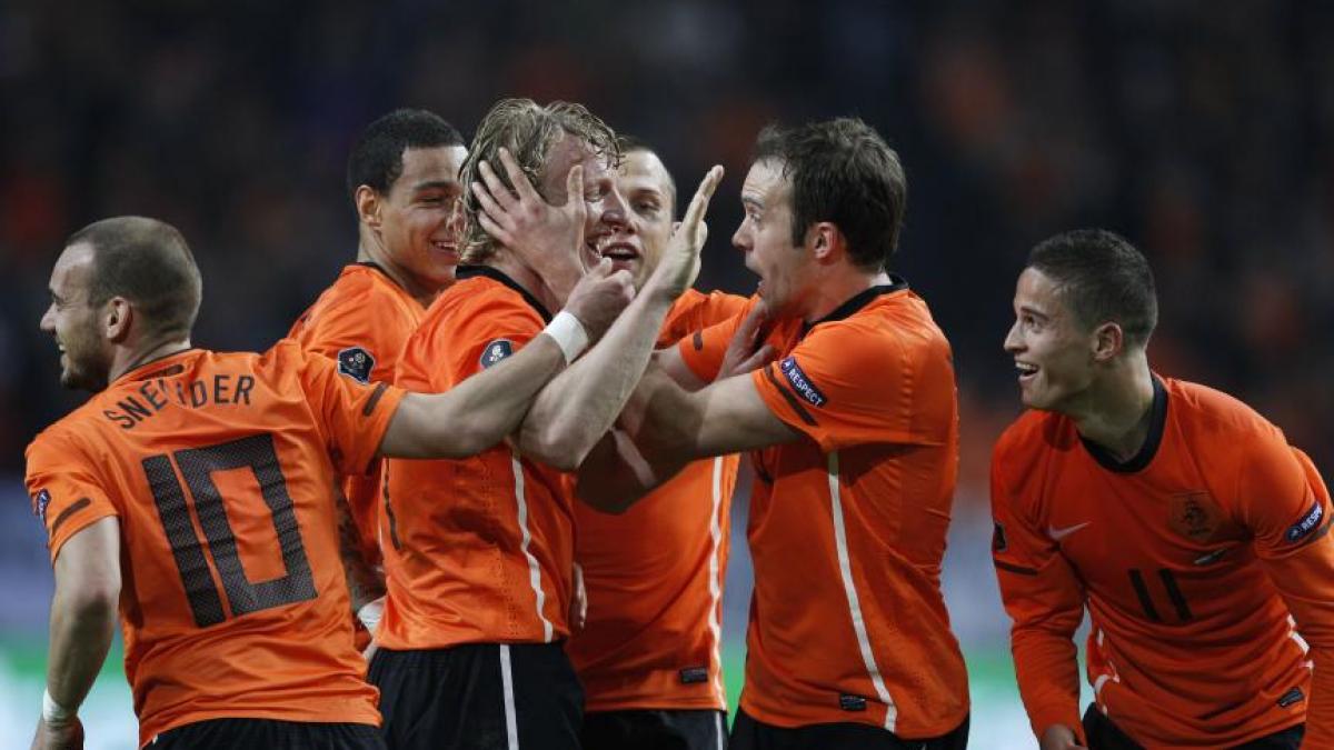 preliminarii euro 2012 olanda invinge ungaria cu 5 3 spania castiga in lituania