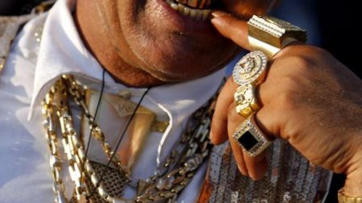 rudele lui bercea mondial vor sa recupereze aurul confiscat de autoritati