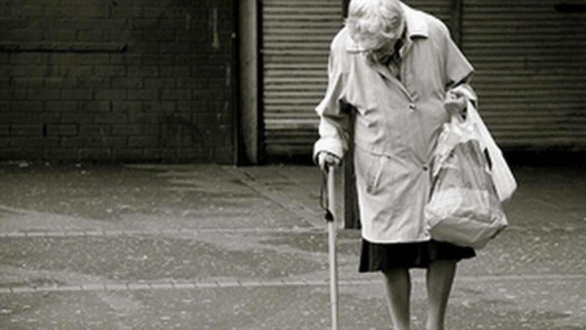 rusia o batrana a murit de rusine la propriu dupa ce a fost prinsa furand