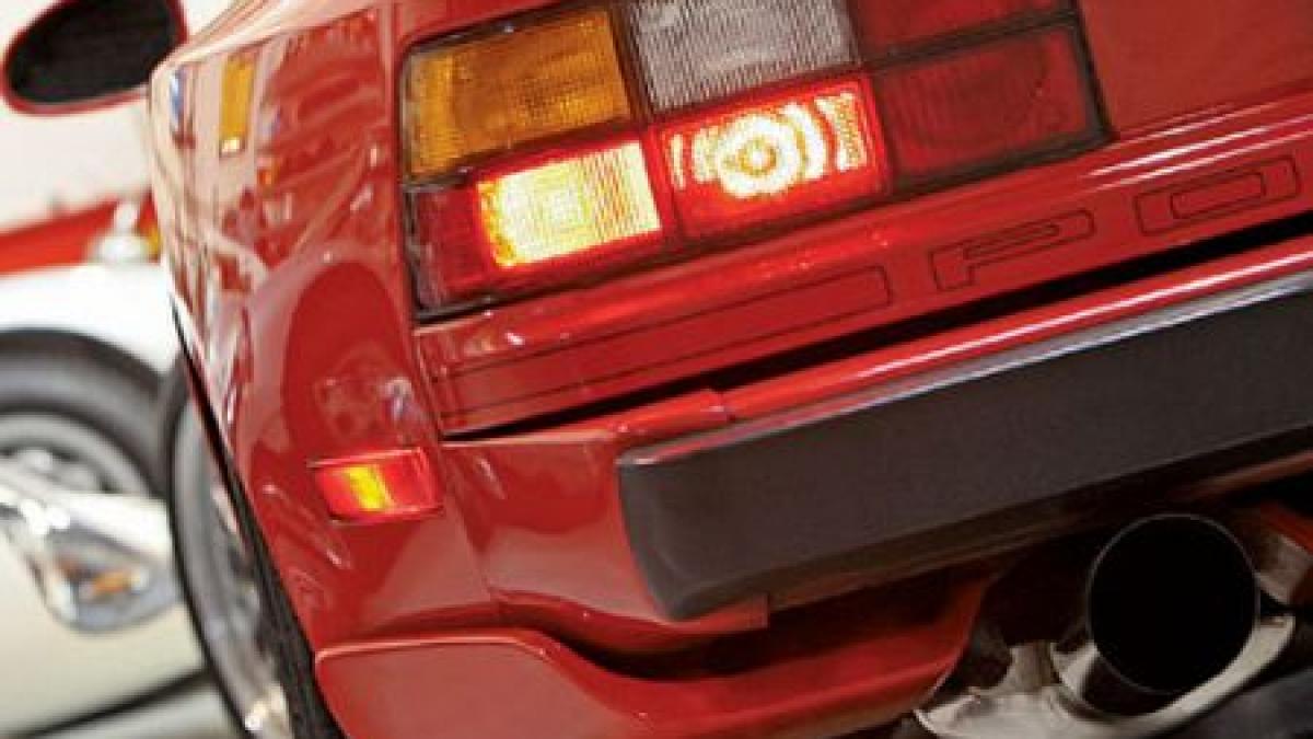 soferii au inceput sa l lumineze pe boc si au pus masinile pe avarie in semn de protest