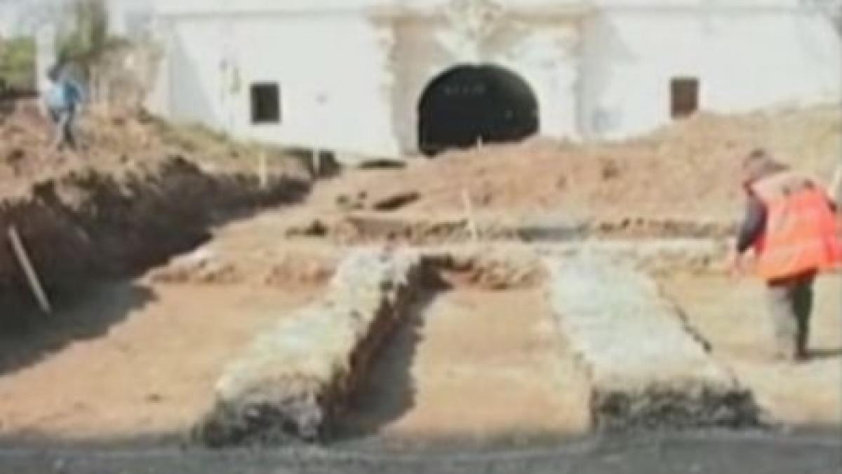 descoperire arheologica importanta la alba iulia a fost dezgropata o parte a castrului roman