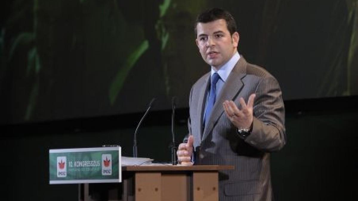 constantin in debutul congresului pc nu am stiut pe cine sa invit de la pdl presedintele figurant