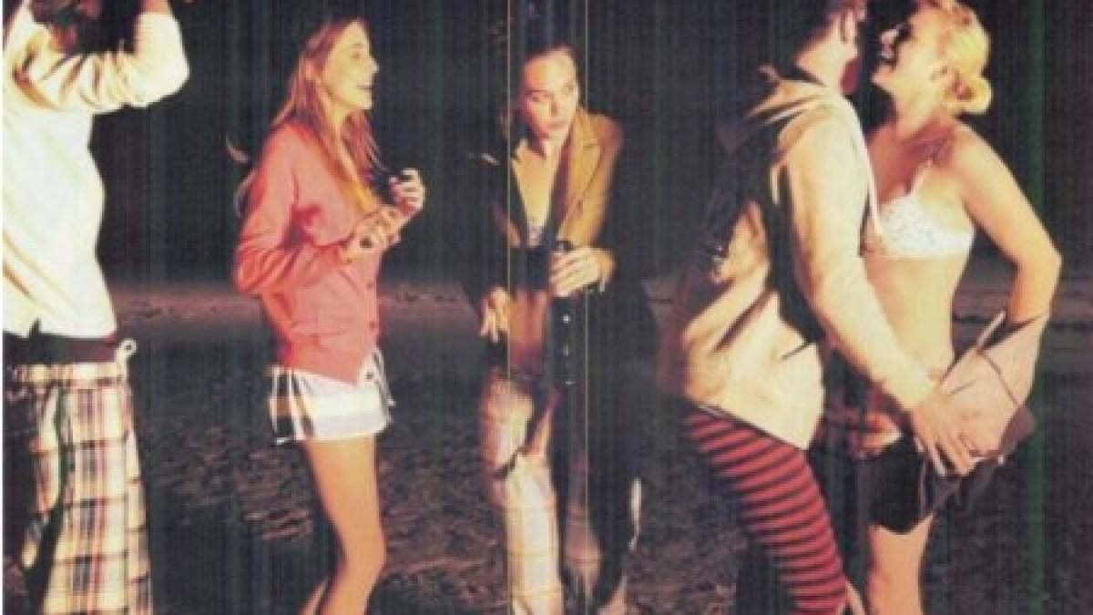 fotografiile prea sexy au compromis o campanie publicitara pentru imbracaminte