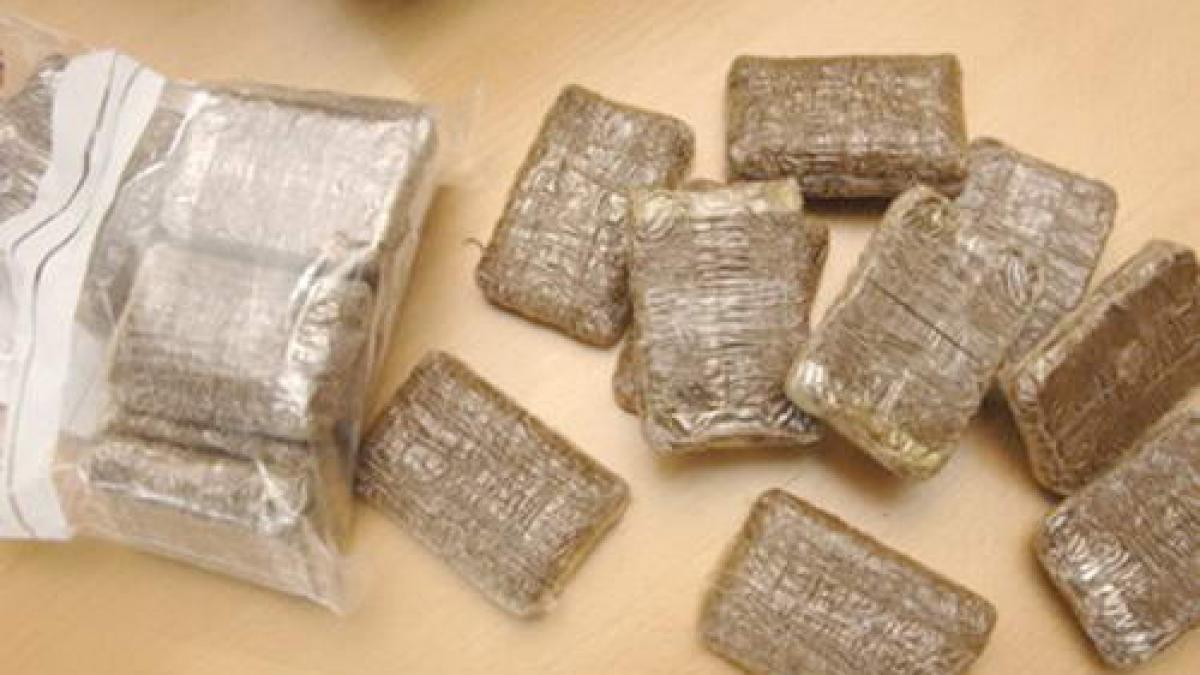 un fotbalist a fost prins cu peste 160 de kilograme de hasis asupra sa