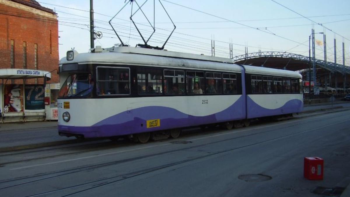 un tramvai din timisoara a deraiat blocand circulatia mai multe ore