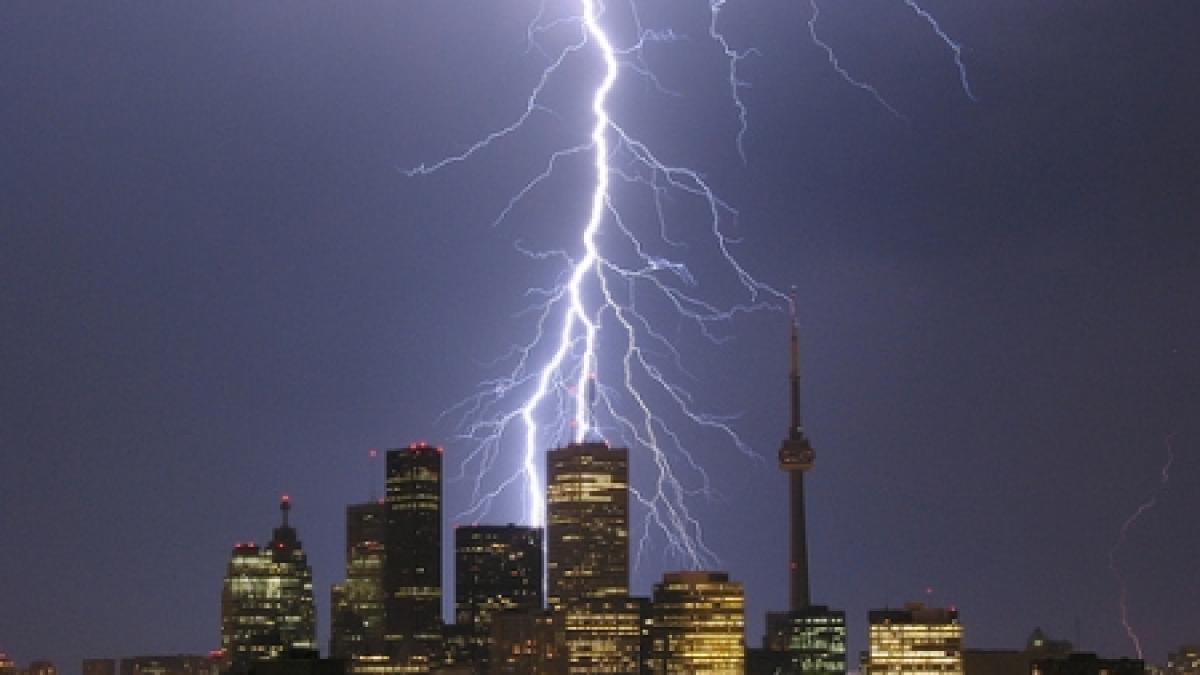 oamenii de stiinta au calculat cate furtuni au loc anual pe pamant