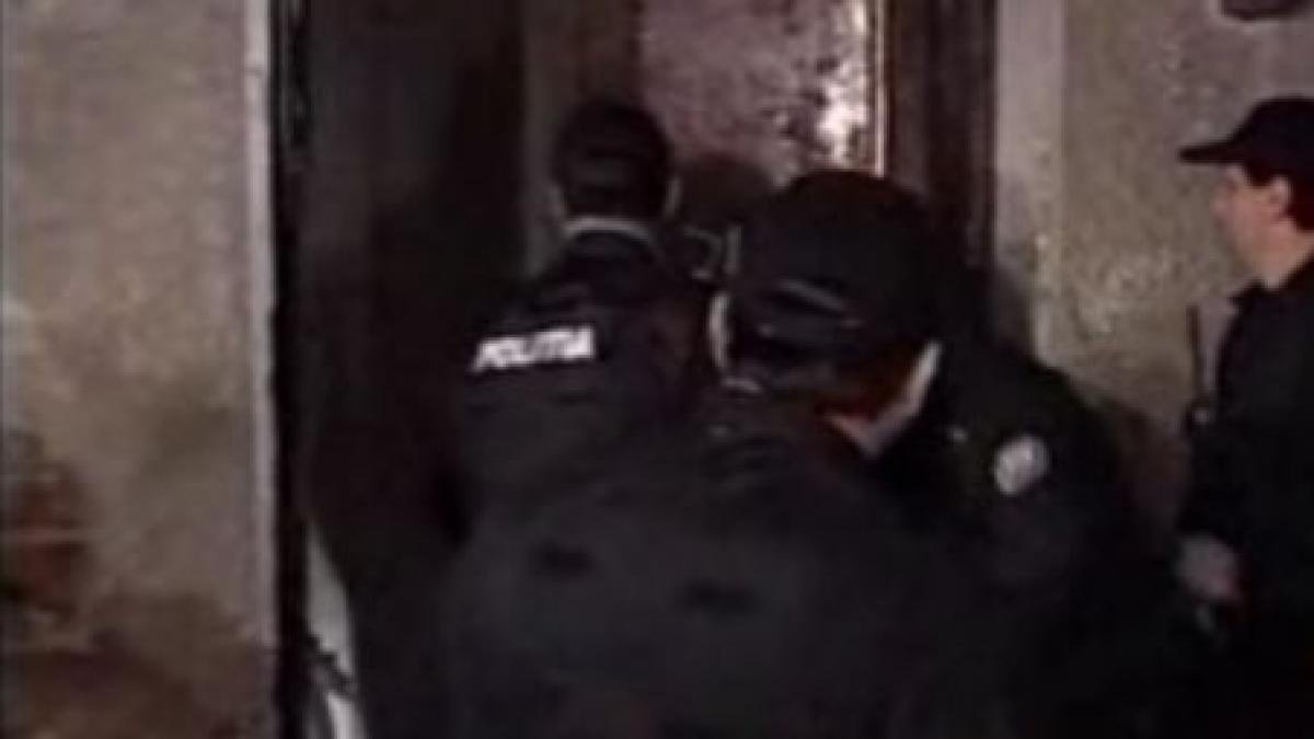 peste 80 de persoane au fost evacuate dintr o cladire in care locuiau ilegal