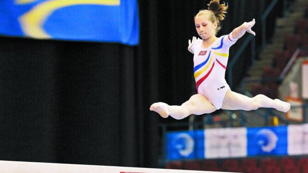 amelia racea medalie de bronz la individual compus diana chelaru locul 4