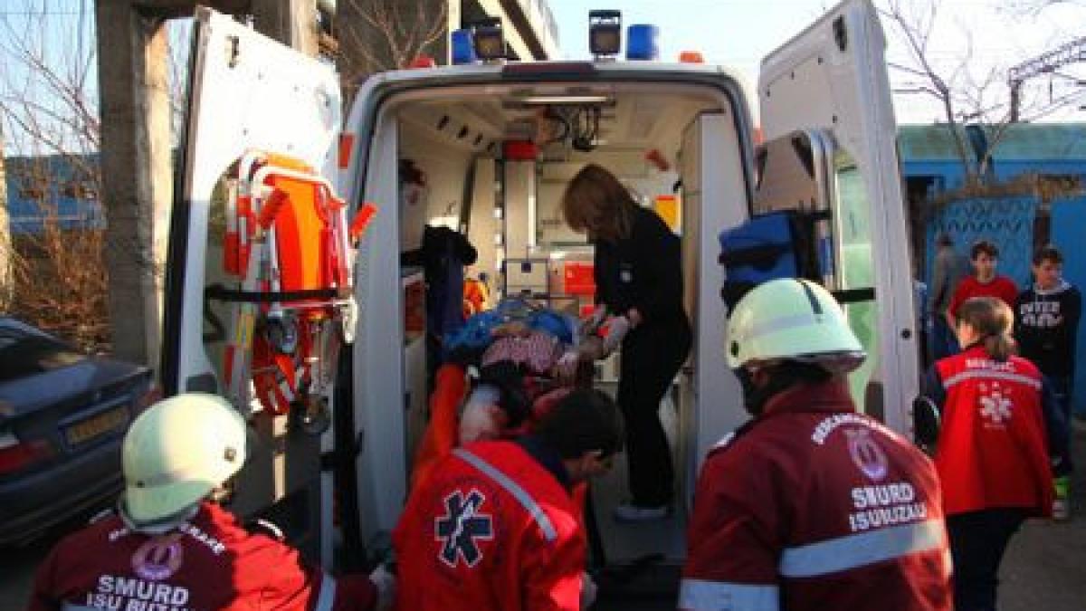 barbatul care a murit in fata spitalului din balcesti a suferit un accident cerebral