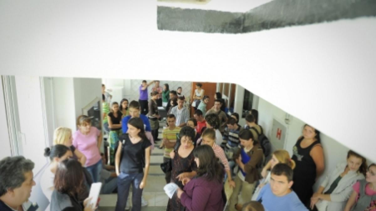 peste 8 700 locuri de munca disponibile la nivel national in saptamana 8 14 aprilie