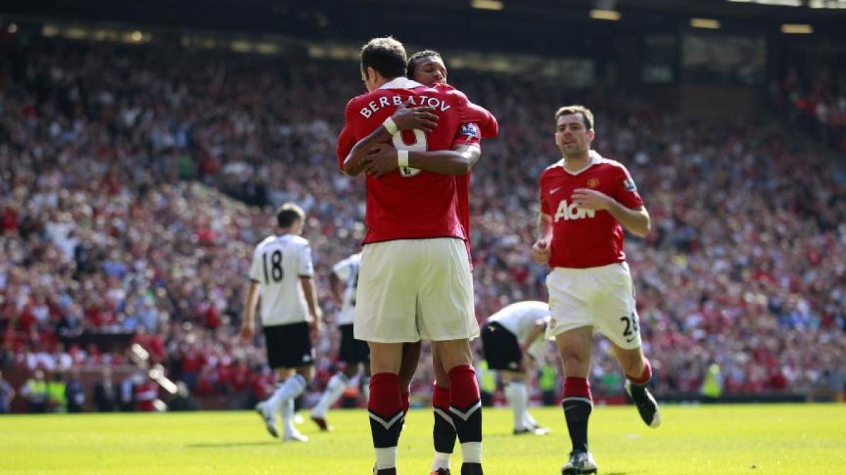 manchester united invinge cu 2 0 pe fulham si se desprinde la 10 puncte de arsenal