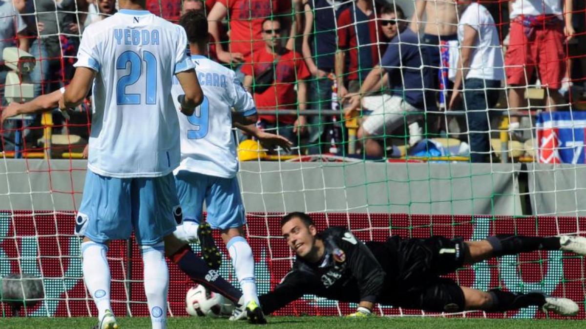 serie a napoli invinge la bologna si imparte primul loc cu ac milan