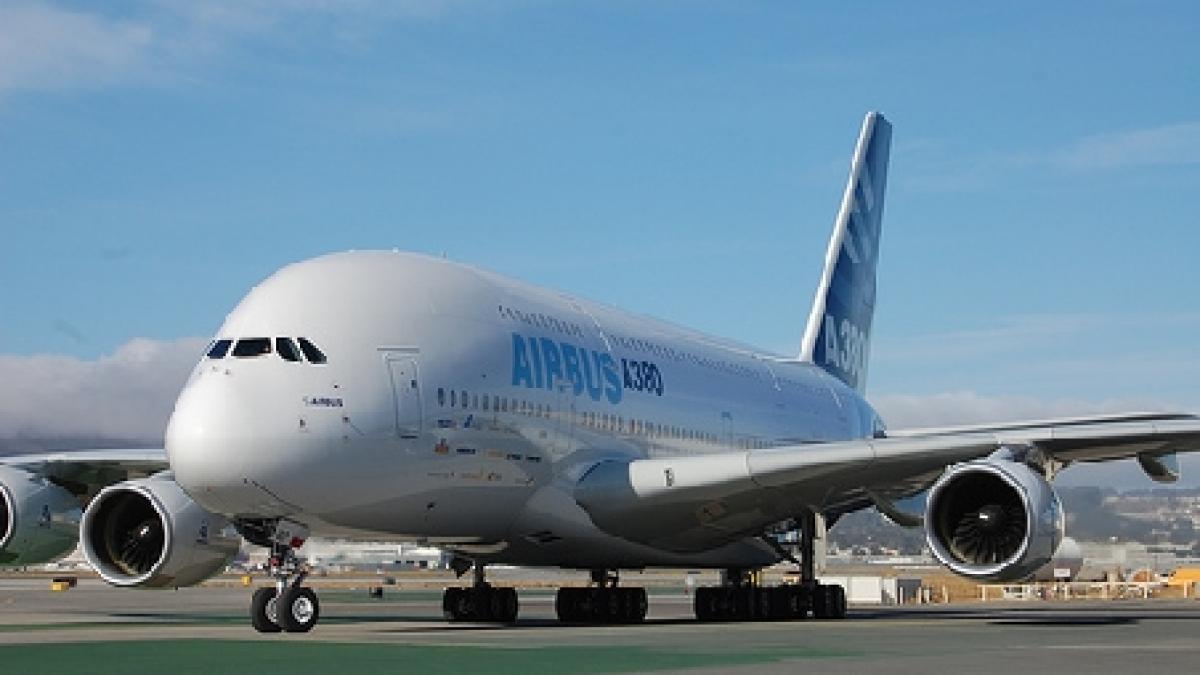 coliziune intre doua avioane pe pista aeroportului jfk din new york