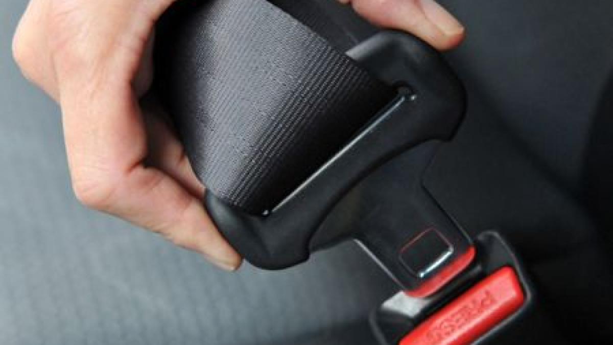 romanii care tranziteaza ungaria pot ramane fara masini daca nu poarta centura de siguranta