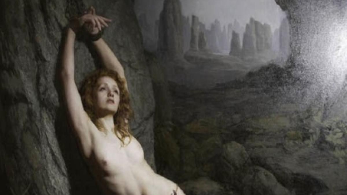 o pictura cu o femeie goala incatusata de o stanca nominalizata la un premiu de 30 000 de lire