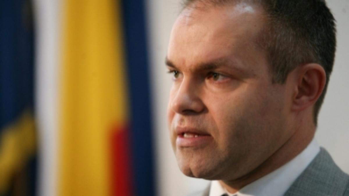 sindicatele din invatamant depun 150 000 de petitii la ministerul educatiei