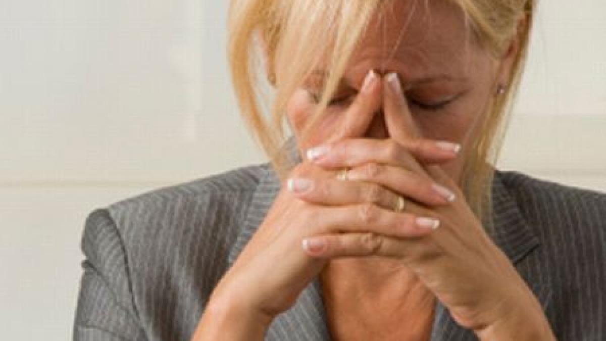 studiu peste 50 dintre romani cred ca actuala criza economica va continua pana la cinci ani