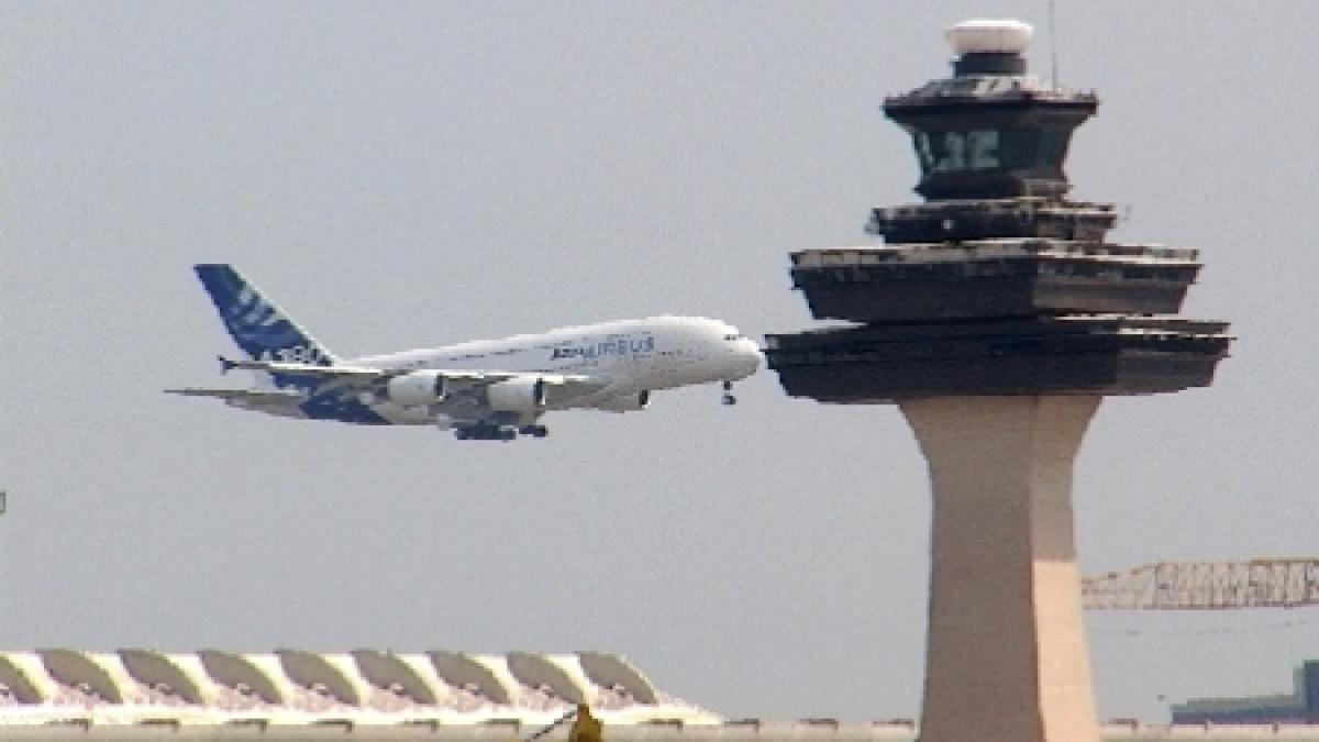 demisie la conducerea aviatiei americane din cauza controlorilor care au adormit in timpul