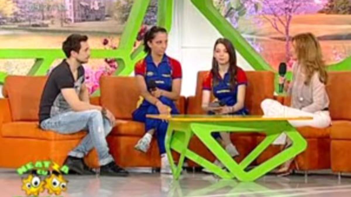 tenis de masa romancele si au facut incalzirea pentru meciul cu olanda la neatza