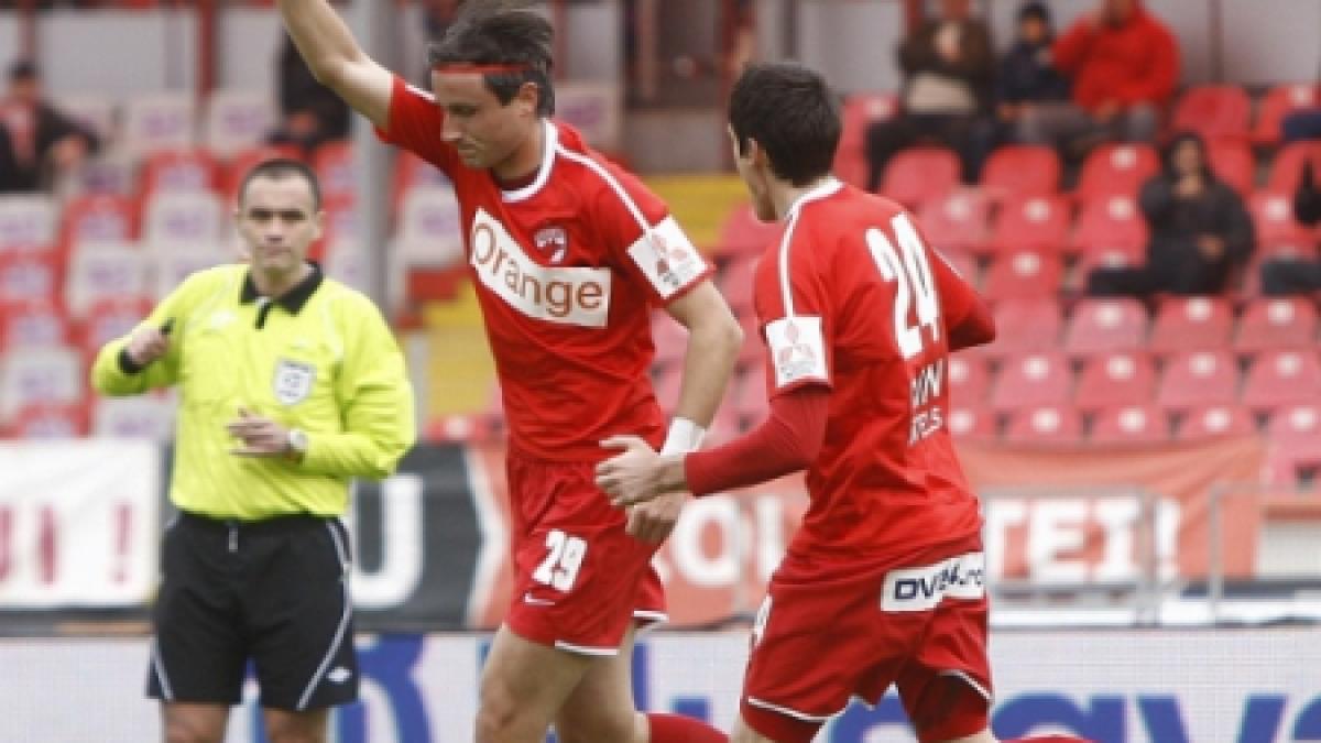 otelul galati a remizat cu dinamo scor 3 3