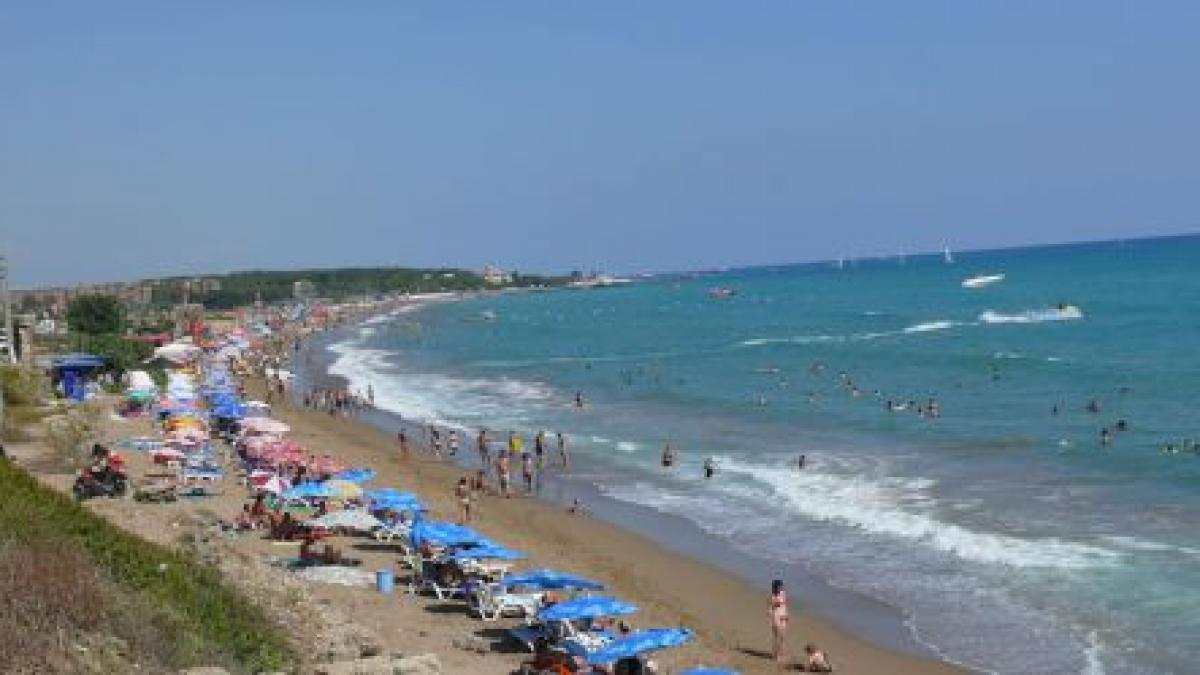 litoralul bulgaresc este pregatit pentru turisti statiunile romanesti arata ca dupa razboi