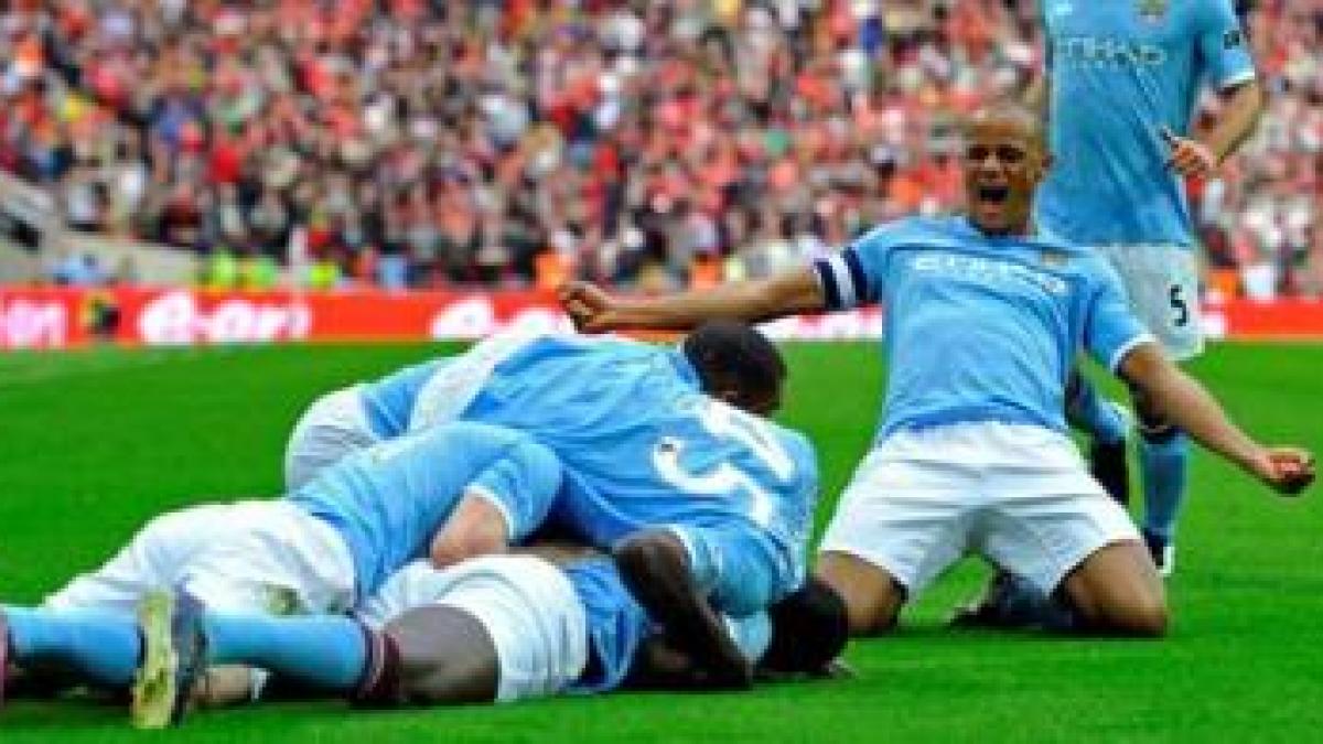 manchester city invinge united si se califica in finala cupei angliei