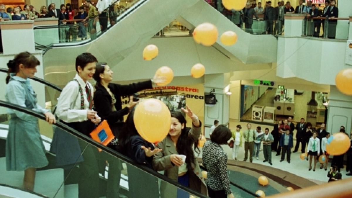 mallurile raman deschise de paste si ofera reduceri