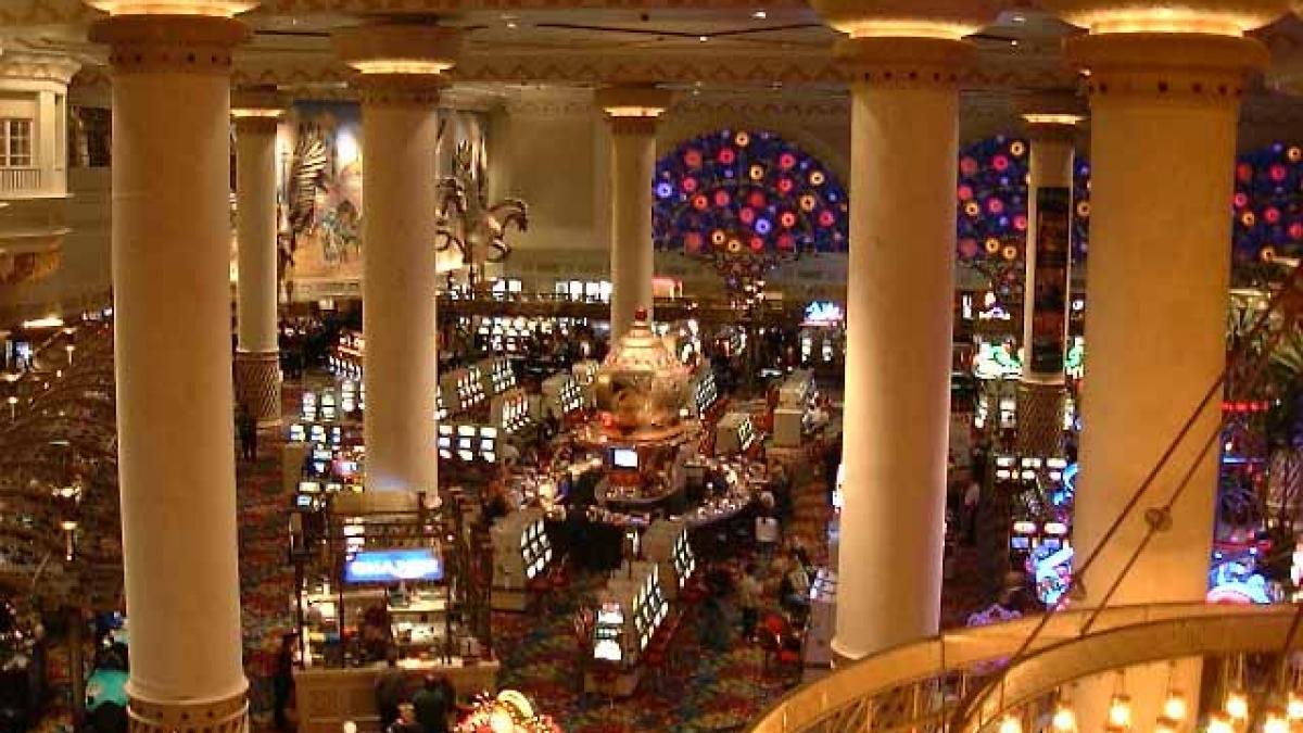 sase persoane au furat peste 100 000 de euro dintr un cazino francez