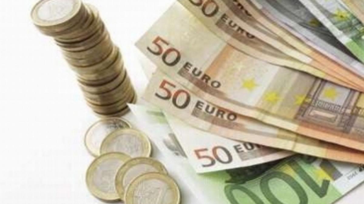 leul pierde teren in fata euro si dolar vezi cursul bnr