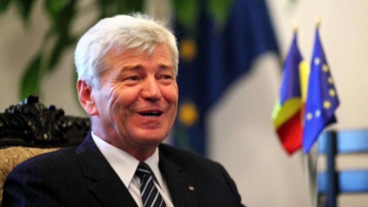 ministrul agriculturii la tara crasma e plina de dimineata de la opt si pana la zece seara