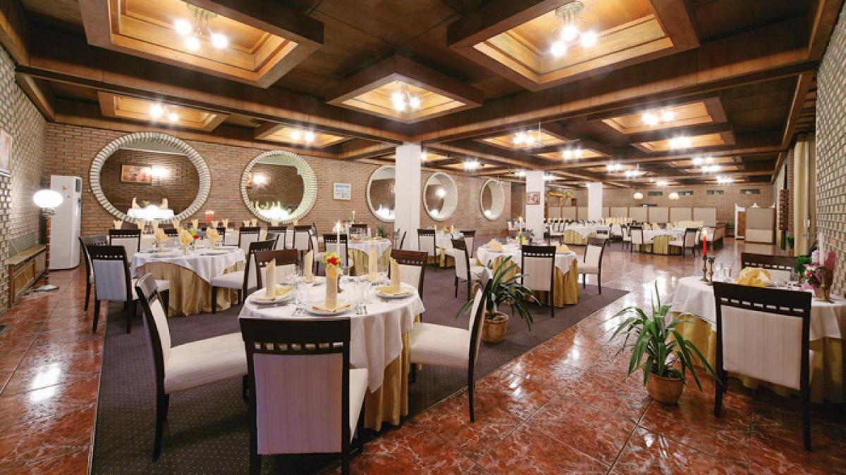 de paste restaurantele si cluburile sunt deschise pentru toate buzunarele