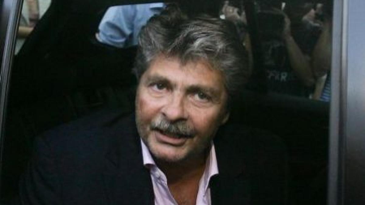 sorin ovidiu vintu retinut pentru santajarea lui sebastian ghita a fost dus in arest