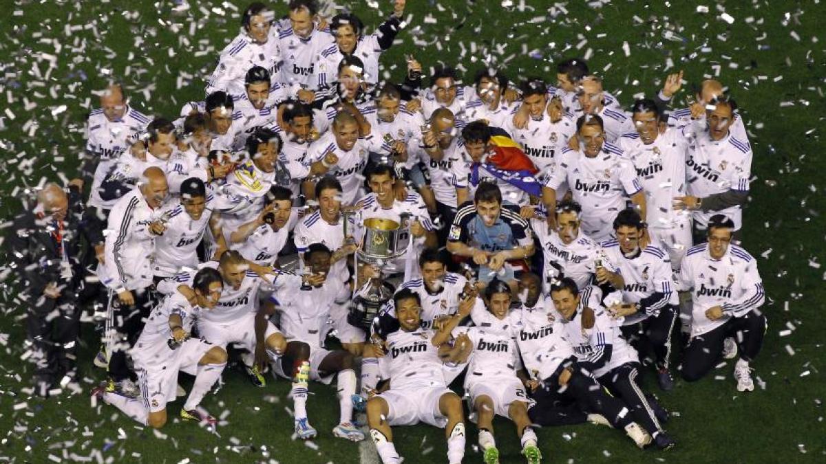 mourinho primul trofeu in spania real madrid a castigat cupa regelui