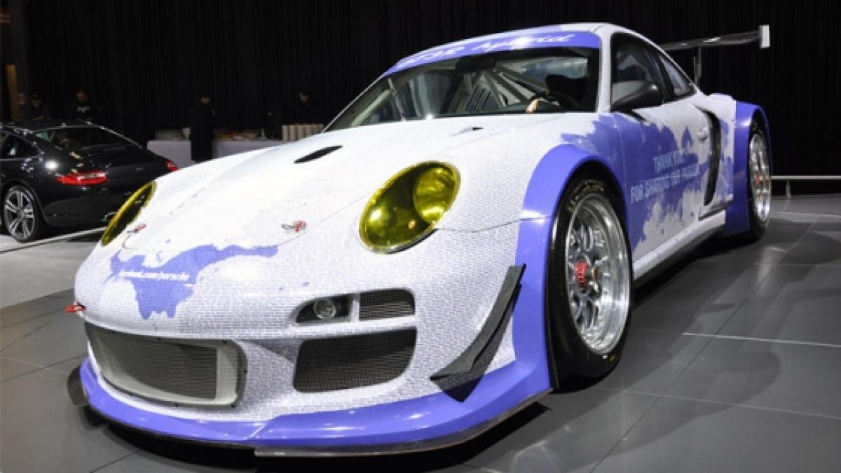 porsche isi celebreaza fanii de pe facebook cu un supercar hibrid