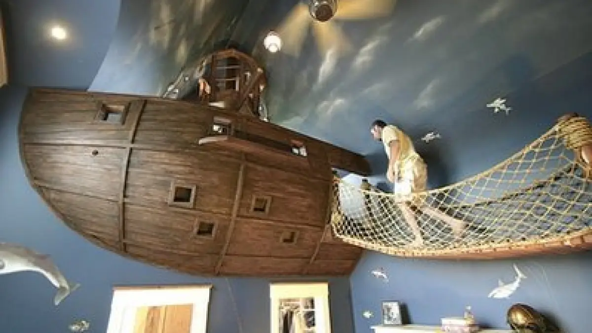 un american a construit o nava de pirati in casa in care locuieste