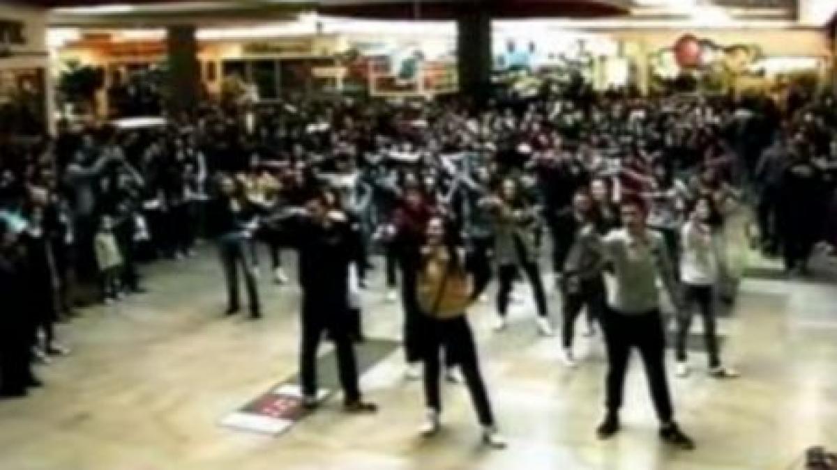 flashmob intr un hypermarket din galati de ziua mondiala a pamantului