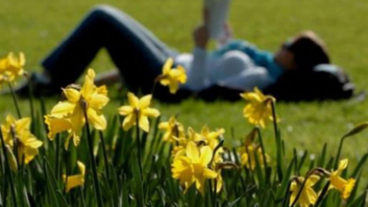 de paste romanii au iesit la plimbare prin parcuri sau pe malul marii