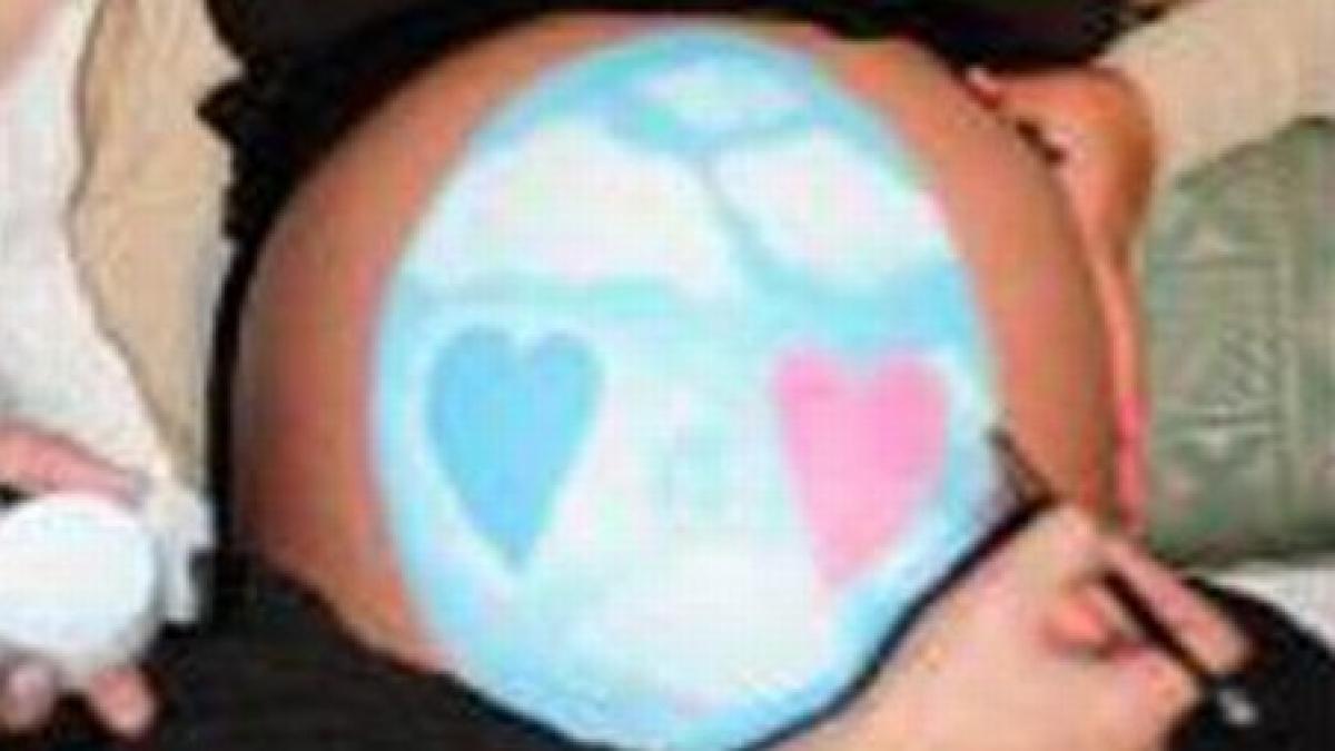 mariah carey si a pictat burta cu ocazia sarbatorilor de paste