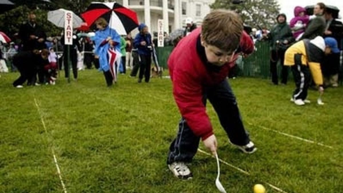 pastele sarbatorit cu rostogolirea oualor la casa alba