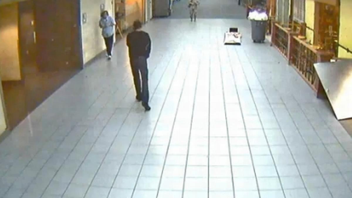 un aeroport din sua devastat de o tornada