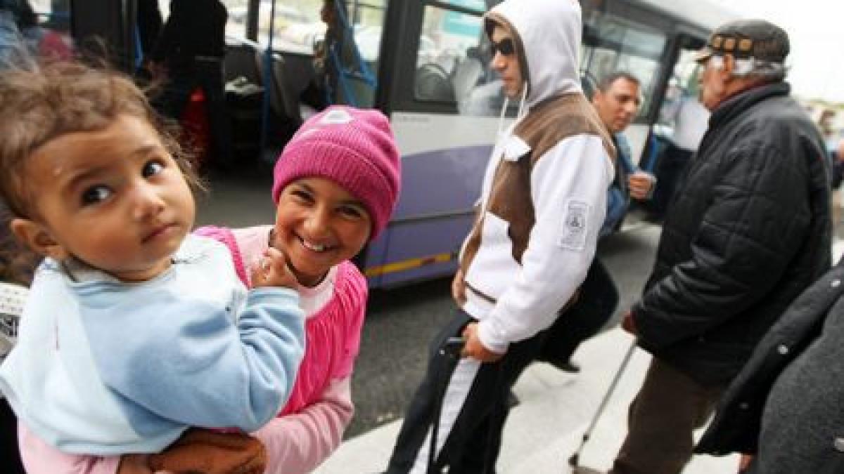 1 000 de euro pentru familiile de romi care au acceptat sa paraseasca italia