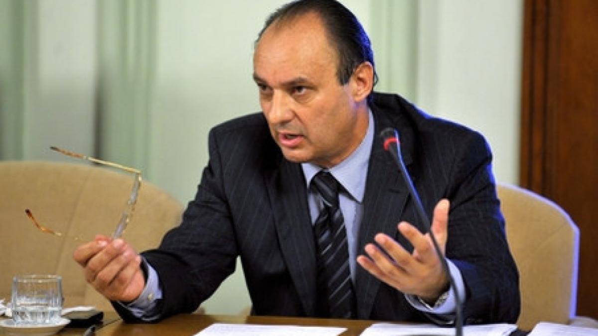 Fostul ministru al Agriculturii, Ioan Avram Mureşan, condamnat la 7 ani de închisoare