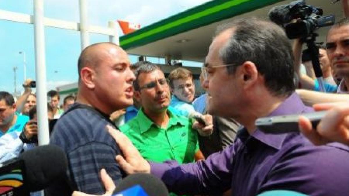 premierul emil boc huiduit la valcea